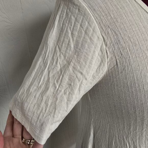 Women's Lularoe Off-White Lightweight Scoop Neck Tunic Tee - Size XS - Picture 5 of 9